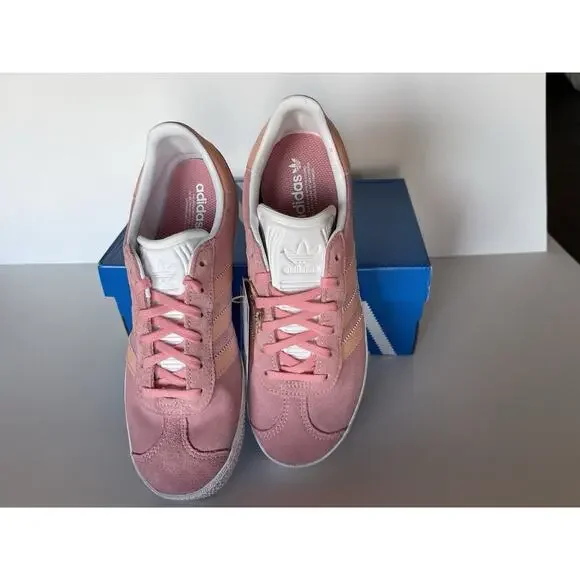 Adidas Gazelle J JP5541 Semi Pink Spark/Glow Pink/Cloud White originals  size 5Y is available for purchase on au PAY Market - Imported Goods Online  Store Co.Ltd. | au PAY Market - Online